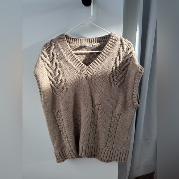 KOTN Unisex Cable Knit Vest - Porcini Melange Oversized - Picture 3 of 7